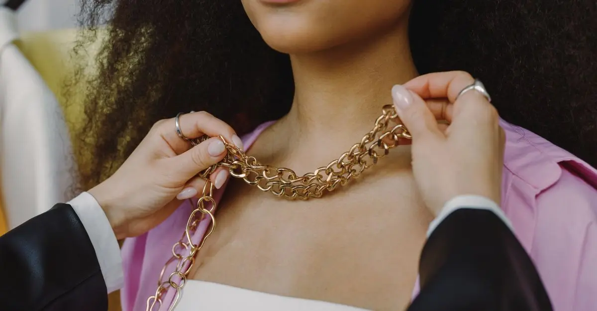 Guide d'achat bijoux tendances : Découvrez les modèles à adopter